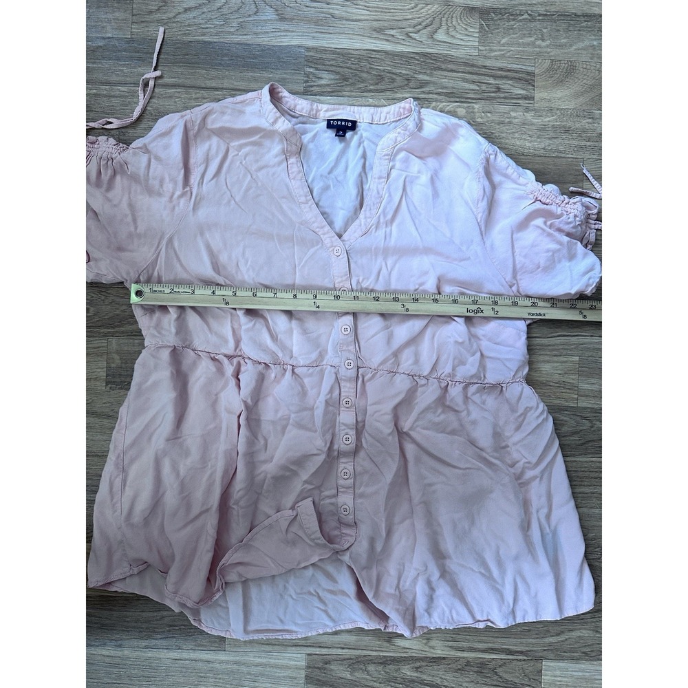 Torrid Womens Challis Tie Short Sleeve Top Size 2X Peach Pink Button Front - Picture 7 of 8